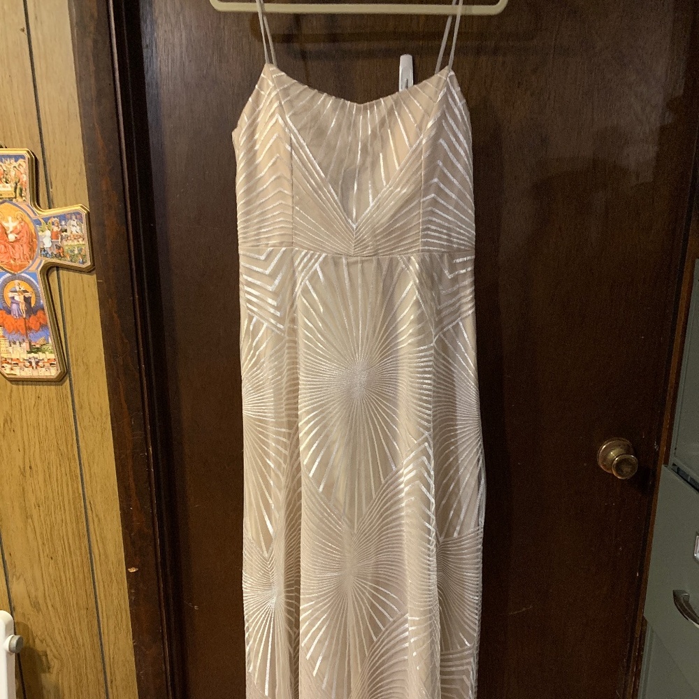 NWOT Ivory Art Deco Inspired Maxi w/Nude Underlay & Padded Bust